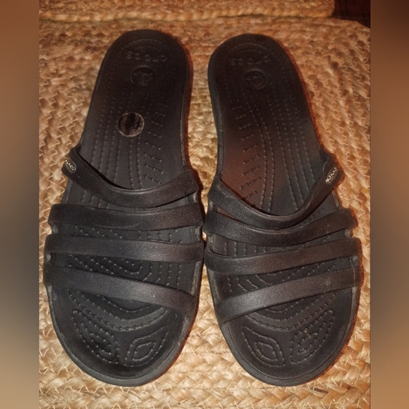 CROCS Shoes - CROCS Rhonda Wedge Black Strappy Slide Sandals 8W Comfort Preppy